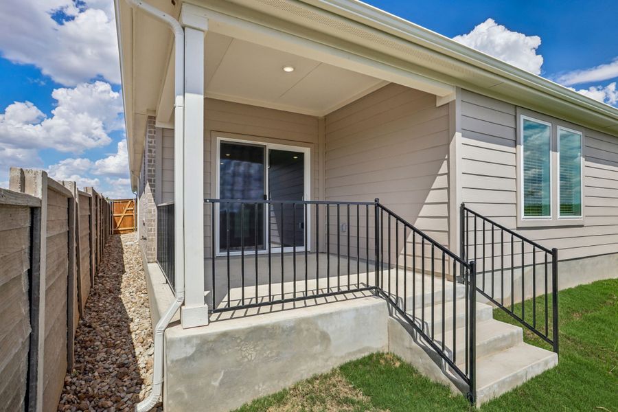 Exterior details and patio area of a home in Lisso, Pflugerville (Image 3).