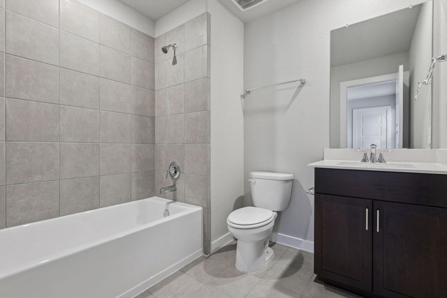 Furnished interior view inside a new home in Stewart's Ranch, Conroe (Image 9).