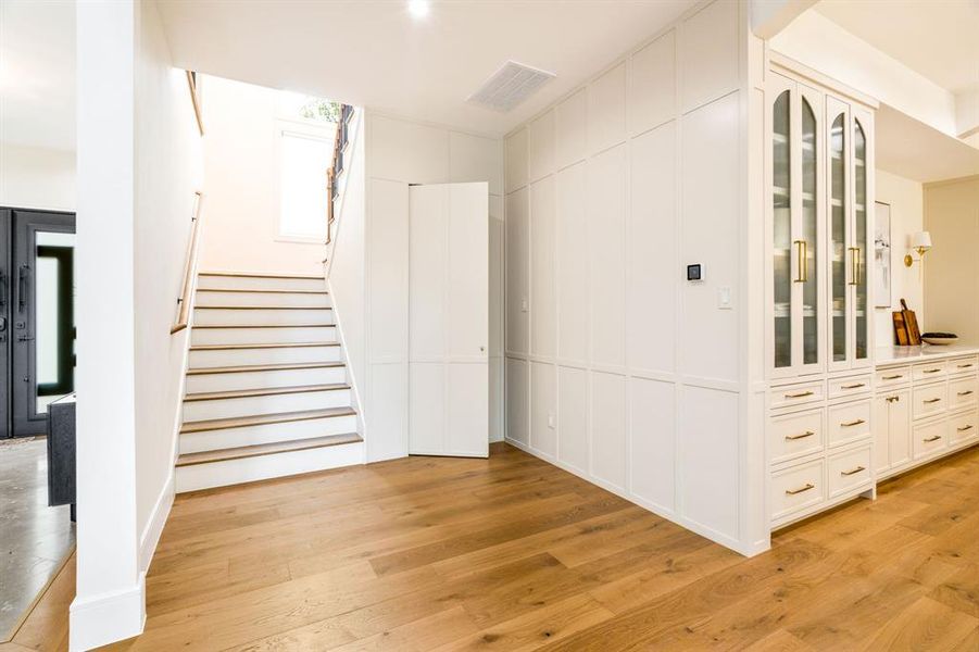 Spacious, unfurnished interior of a new home in , Dallas (Image 23).