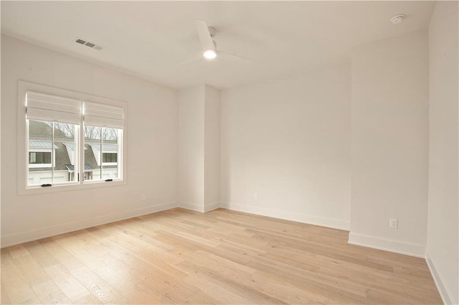 Spacious, unfurnished interior of a new home in , Alpharetta (Image 24). Spacious, unfurnished interior of a new home in , Alpharetta (Image 24).