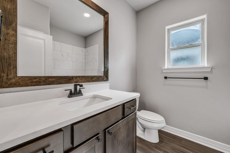 **Photos are sample photos of similar plan. Colors and features might vary**