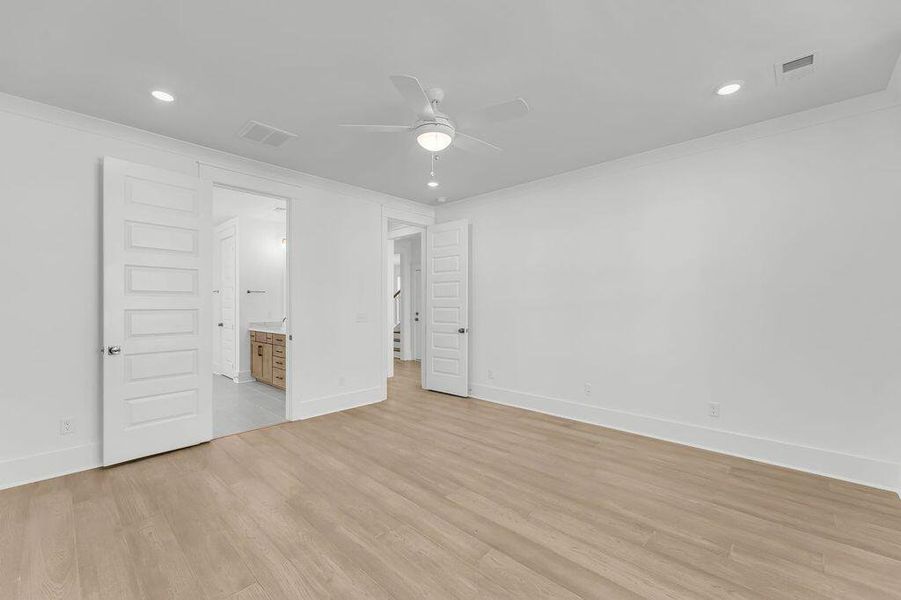 Spacious, unfurnished interior of a new home in Central Park, Charleston (Image 29).