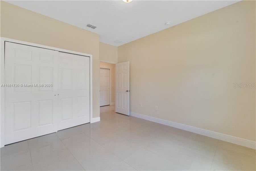 Spacious, unfurnished interior of a new home in , Kissimmee (Image 29).