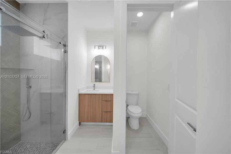 Furnished interior view inside a new home in , Lehigh Acres (Image 8).