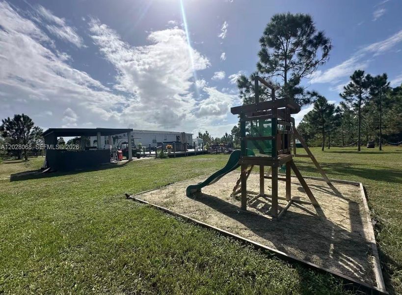 Community amenities in , Okeechobee (Image 16).
