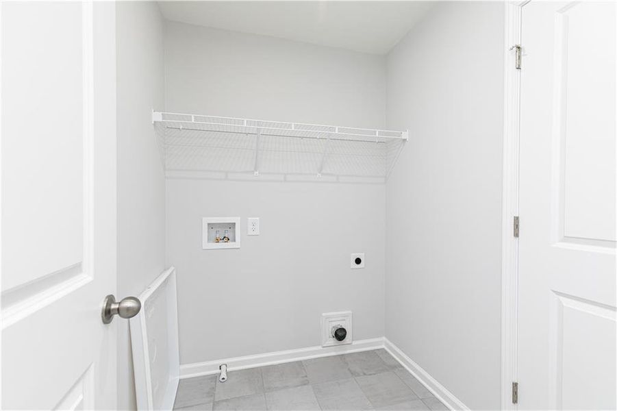 Spacious, unfurnished interior of a new home in Kingsley, Acworth (Image 12).