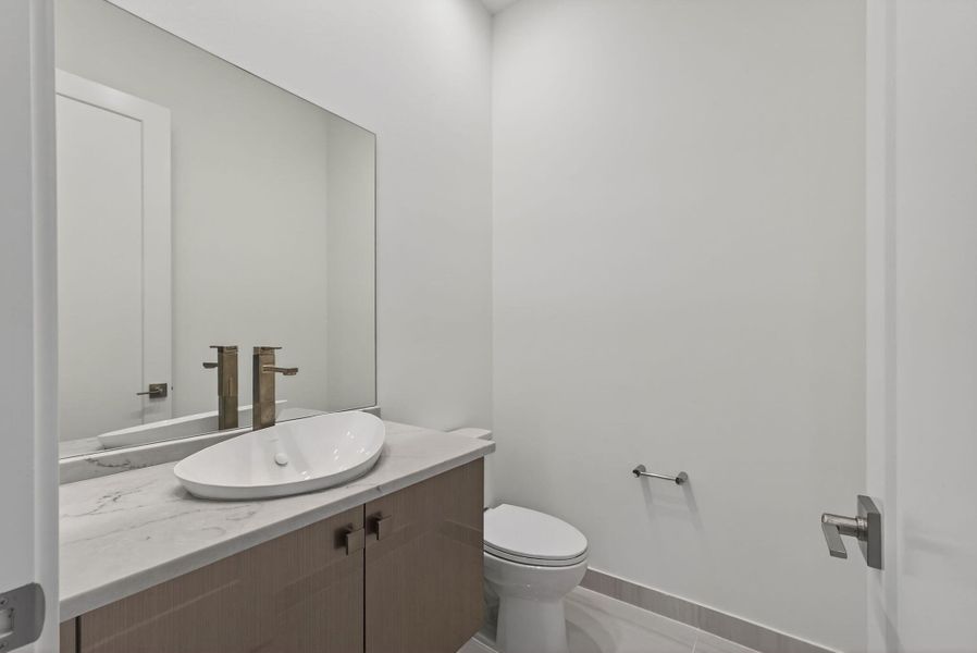 V31 POWDER RM 32-web-or-mls-5D1A8665