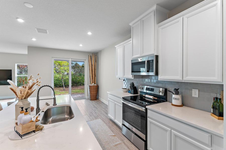 Furnished interior view inside a new home in Banyan Bay, Stuart (Image 62).