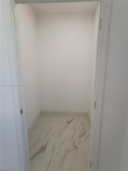 Spacious, unfurnished interior of a new home in , Lehigh Acres (Image 12).