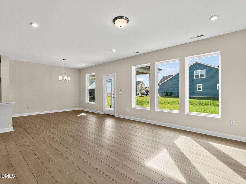 012-1280x960-family-room