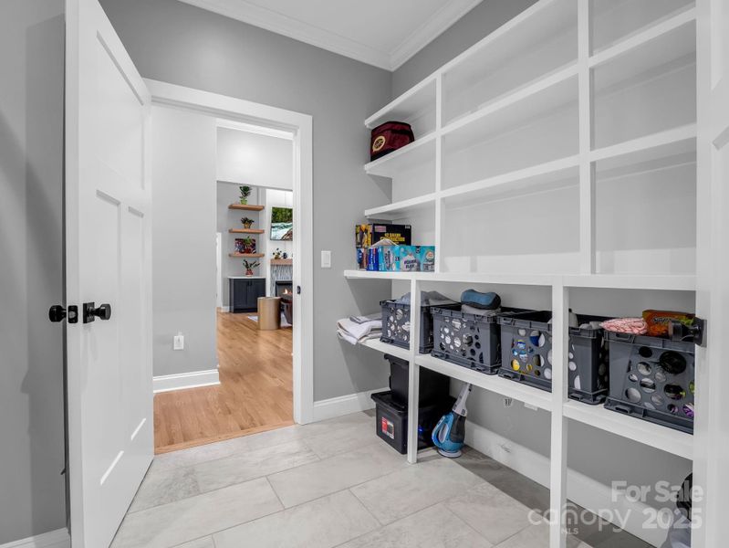 Furnished interior view inside a new home in , Columbus (Image 8).