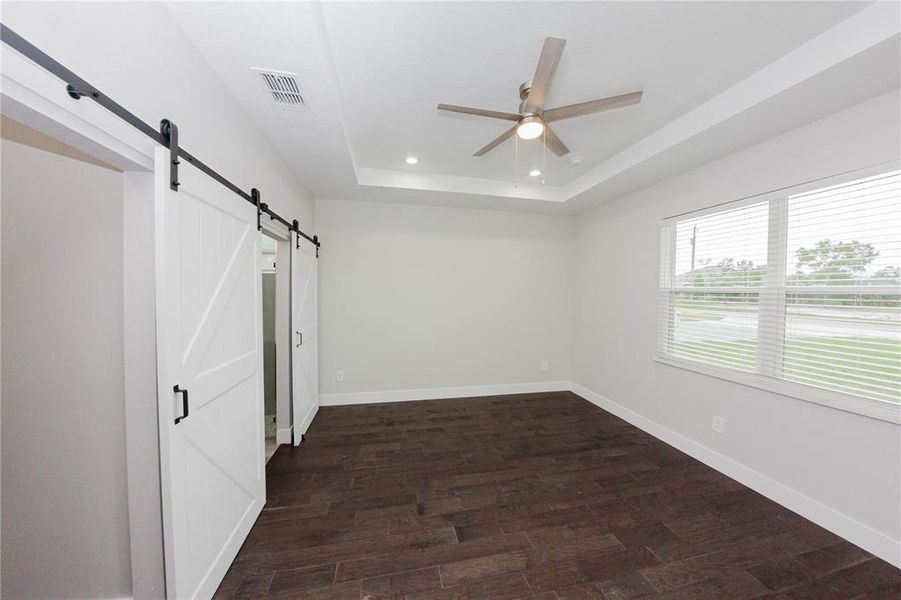 Spacious, unfurnished interior of a new home in , Eustis (Image 46).
