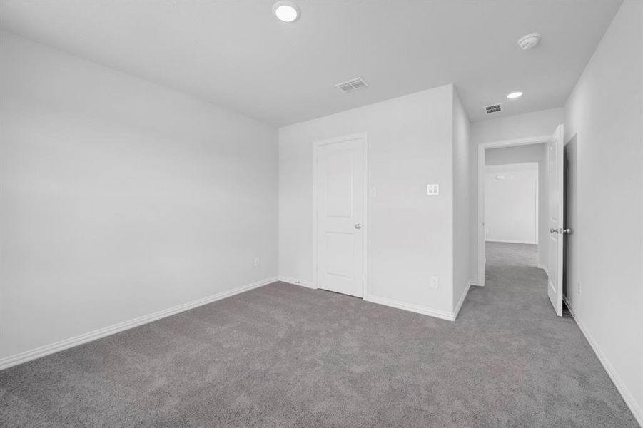 Spacious, unfurnished interior of a new home in Lilyana, Celina (Image 19).