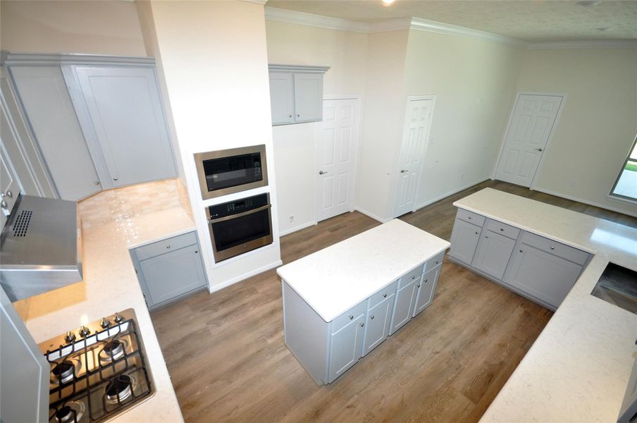 Furnished interior view inside a new home in Pedregal, League City (Image 5).
