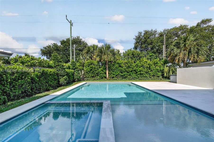 Exterior details and patio area of a home in , Lake Worth (Image 30).
