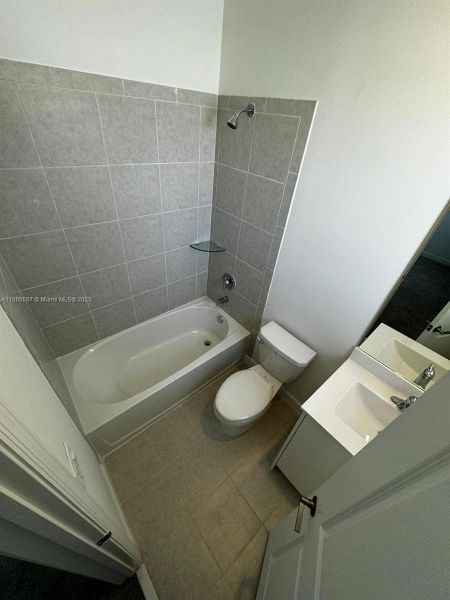 Image 17 of a home in .