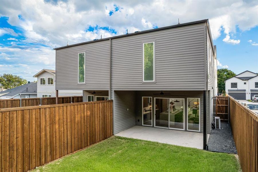 Front exterior of a new home in , Dallas, TX, highlighting curb appeal (Image 22). Front exterior of a new home in , Dallas, TX, highlighting curb appeal (Image 22).