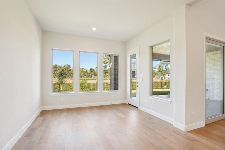 Spacious, unfurnished interior of a new home in , Missouri City (Image 17). Spacious, unfurnished interior of a new home in , Missouri City (Image 17).