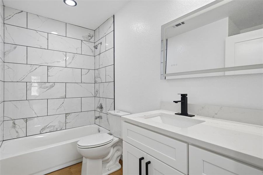 Furnished interior view inside a new home in , Waco (Image 8).