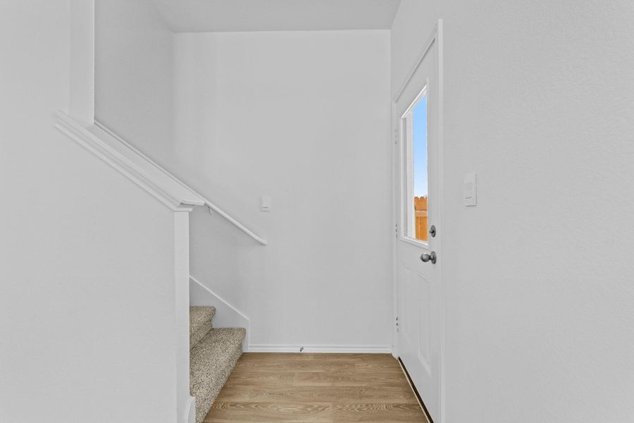 Spacious, unfurnished interior of a new home in Valverde, Bastrop (Image 23).