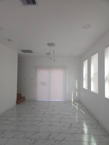 Spacious, unfurnished interior of a new home in , Baytown (Image 16).
