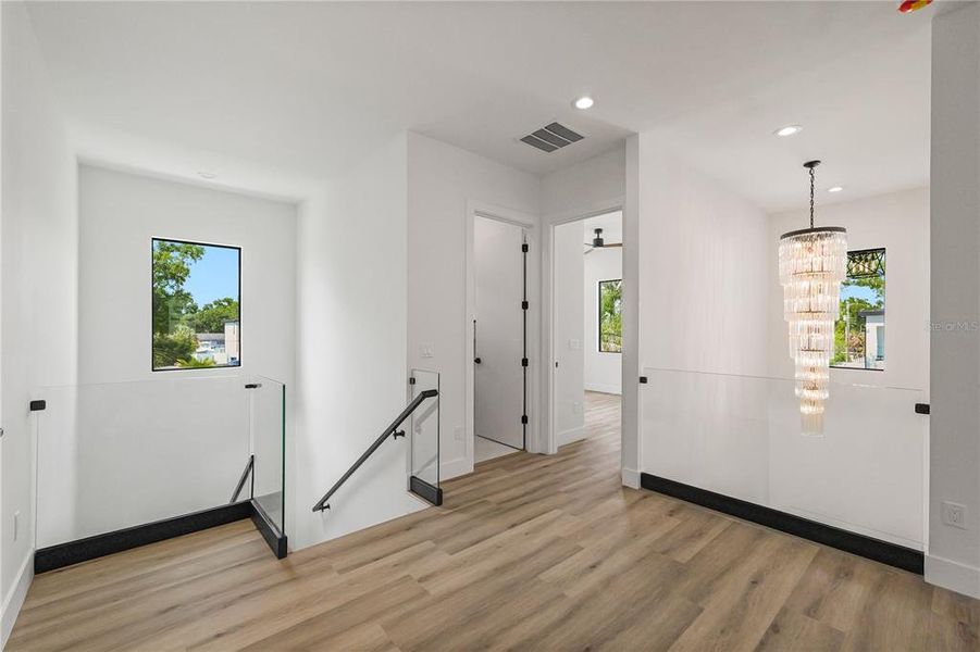 Spacious, unfurnished interior of a new home in , Tampa (Image 23).