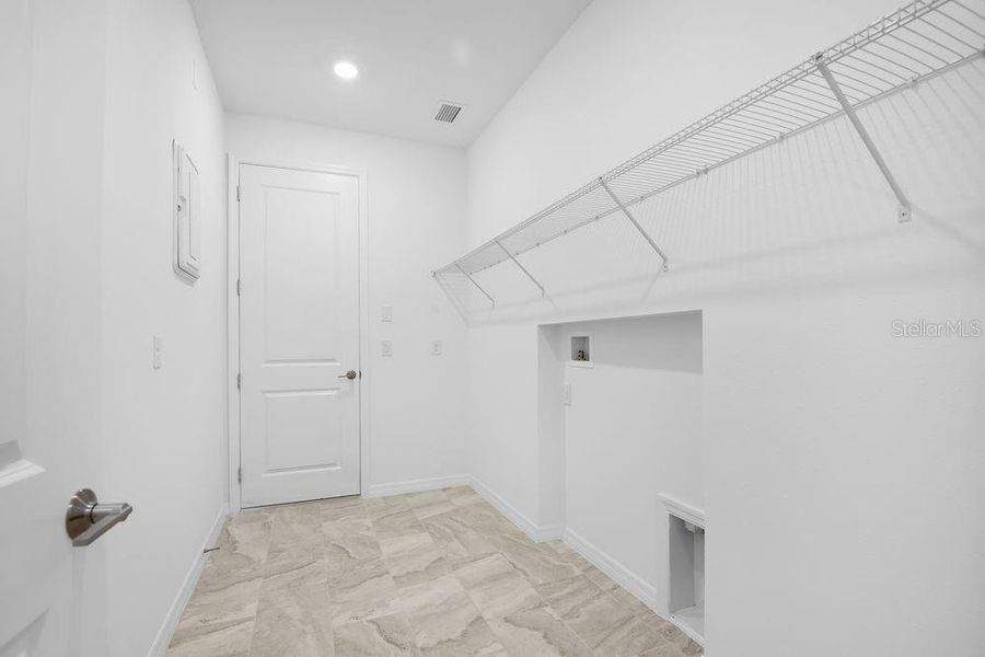 Image 37 of a home in Ardisia Park.