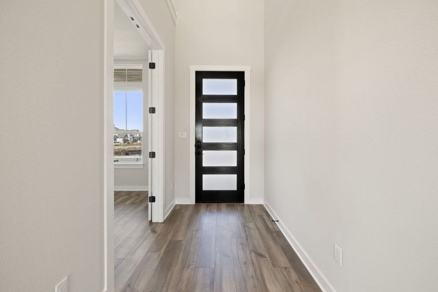 Spacious, unfurnished interior of a new home in Lagos Reserve, Manor (Image 20).