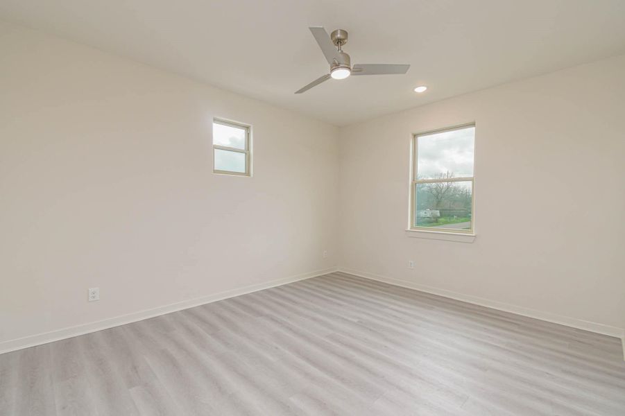 Spacious, unfurnished interior of a new home in , Rosenberg (Image 26).