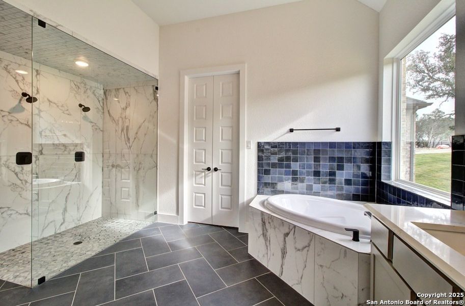 Furnished interior view inside a new home in Verandas at the Rim, San Antonio (Image 17).