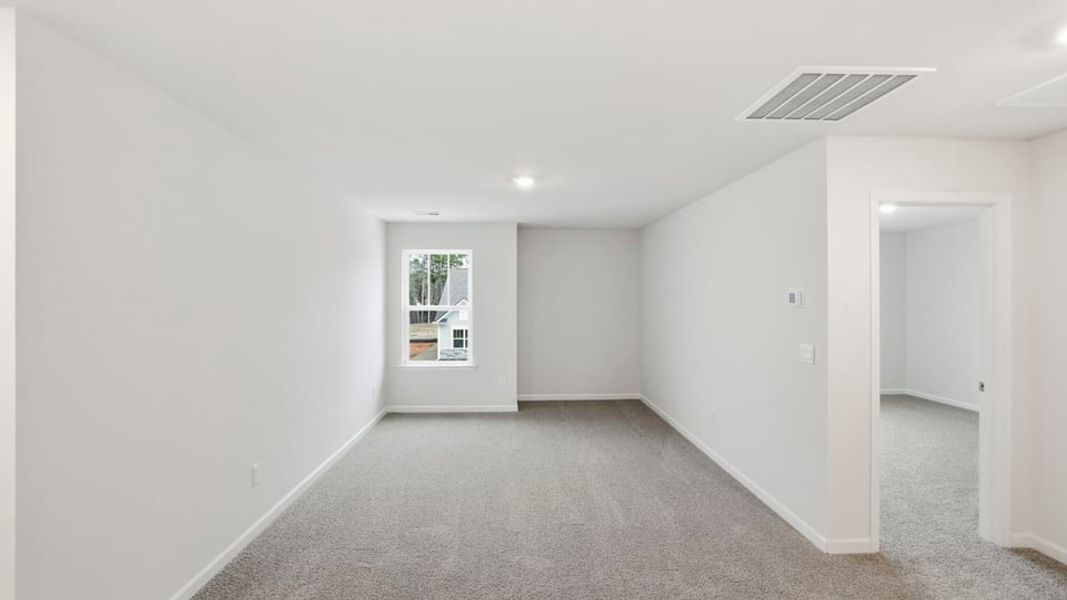 Spacious, unfurnished interior of a new home in Woodglen, Piedmont (Image 20).