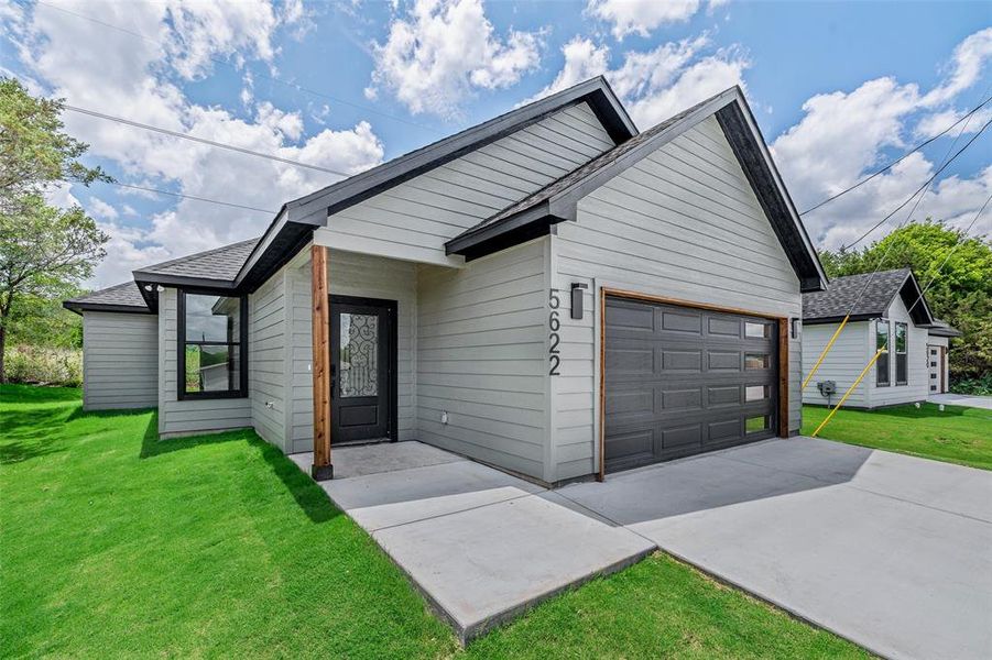 Front exterior of a new home in , Granbury, TX, highlighting curb appeal (Image 20).