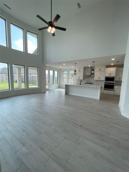 Spacious, unfurnished interior of a new home in Jordan Ranch, Fulshear (Image 33).