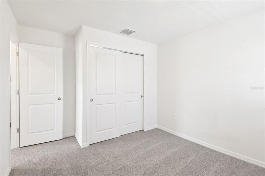 Spacious, unfurnished interior of a new home in Hilltop Vistas, Dade City (Image 27).