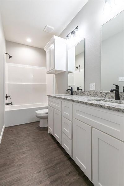 Furnished interior view inside a new home in , Abilene (Image 14).