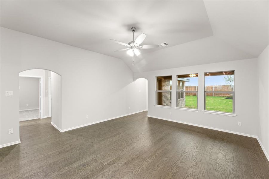 4509 Snakeweed-Living Room-2