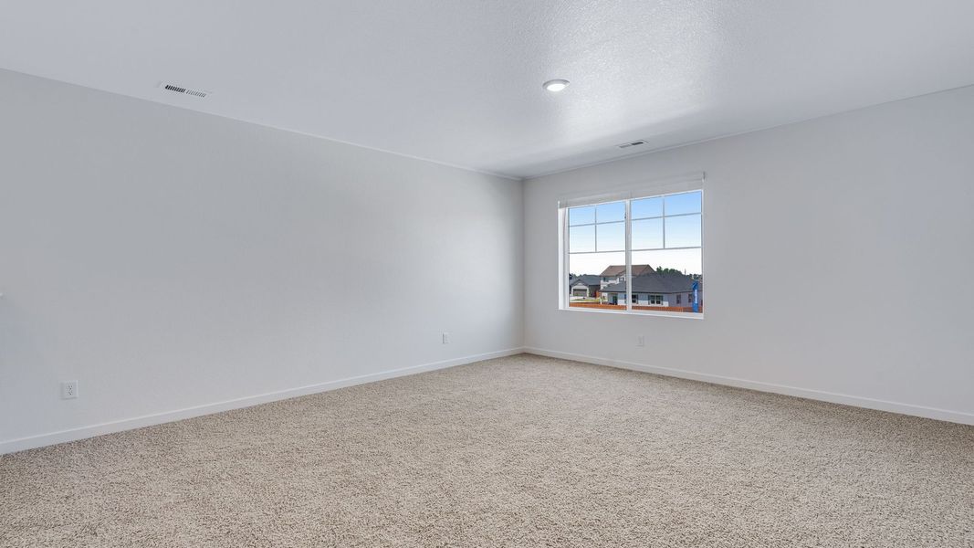 Spacious, unfurnished interior of a new home in Silver Peaks, Lochbuie (Image 24). Spacious, unfurnished interior of a new home in Silver Peaks, Lochbuie (Image 24).