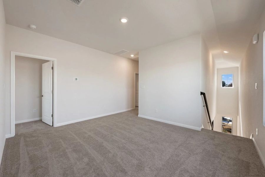 Spacious, unfurnished interior of a new home in Cannon Ranch, Dripping Springs (Image 38).