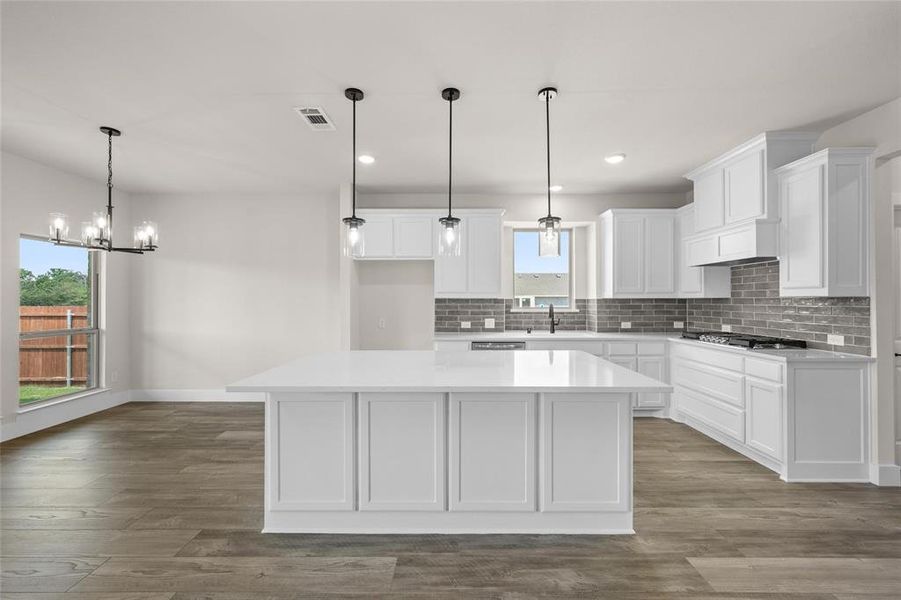 1821 River Hills Kitchen1