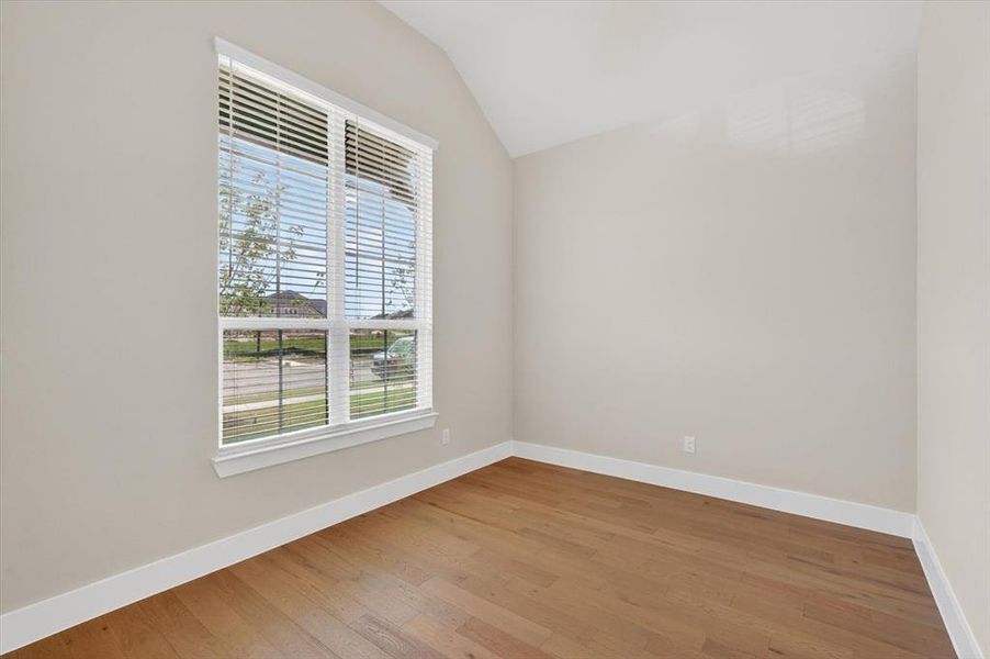 Spacious, unfurnished interior of a new home in Trinity Falls, McKinney (Image 16).
