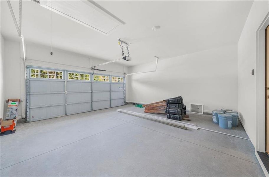 Spacious, unfurnished interior of a new home in , Dahlonega (Image 29). Spacious, unfurnished interior of a new home in , Dahlonega (Image 29).