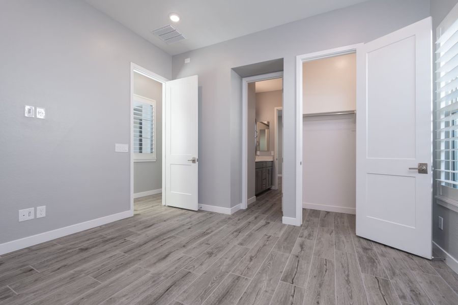Spacious, unfurnished interior of a new home in Whispering Hills, Laveen (Image 19).