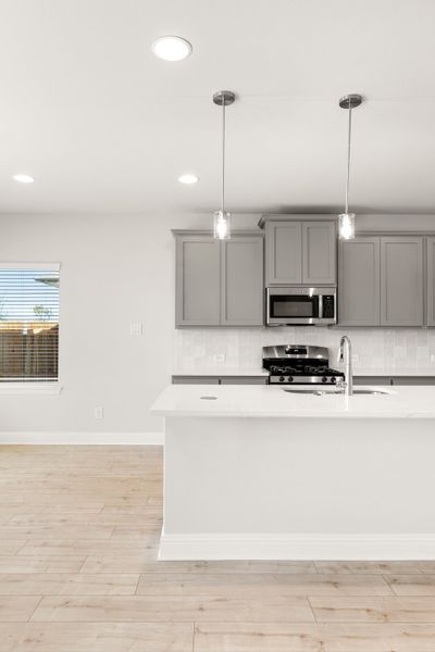 Furnished interior view inside a new home in Walden Pond, Forney (Image 11). Furnished interior view inside a new home in Walden Pond, Forney (Image 11).