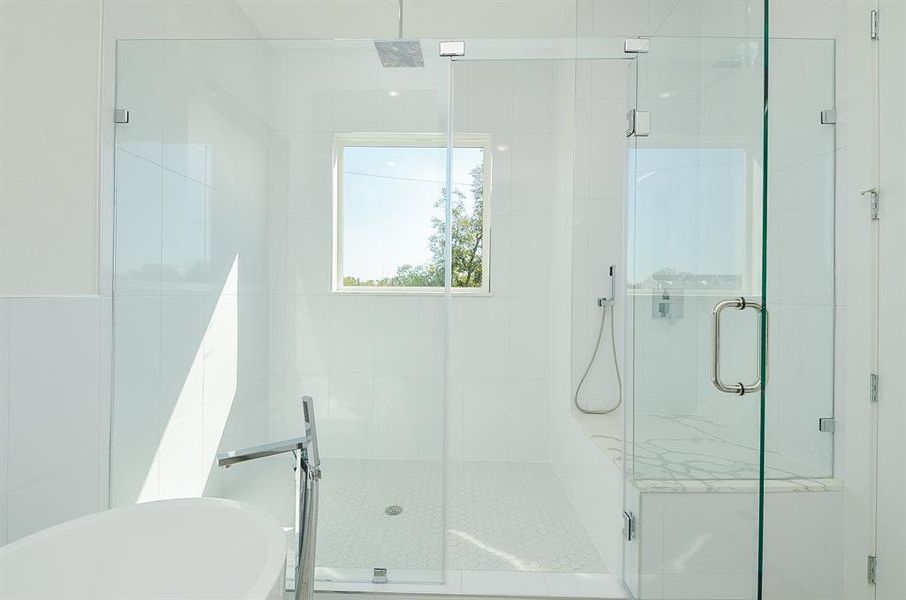 Primary En-Suite Bathroom