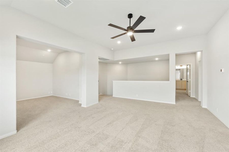 Spacious, unfurnished interior of a new home in Homestead at Daniel Farms Phase 2, DeSoto (Image 28). Spacious, unfurnished interior of a new home in Homestead at Daniel Farms Phase 2, DeSoto (Image 28).