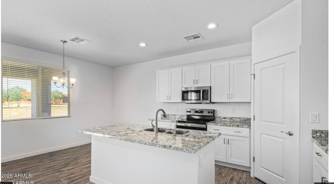 Kitchen & Dining Area