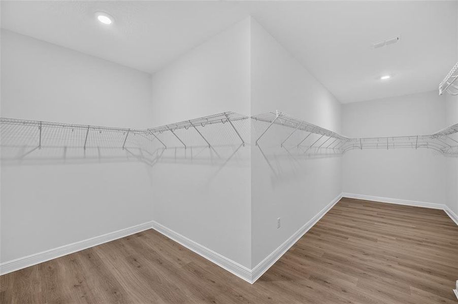 Spacious, unfurnished interior of a new home in , Ocala (Image 47).