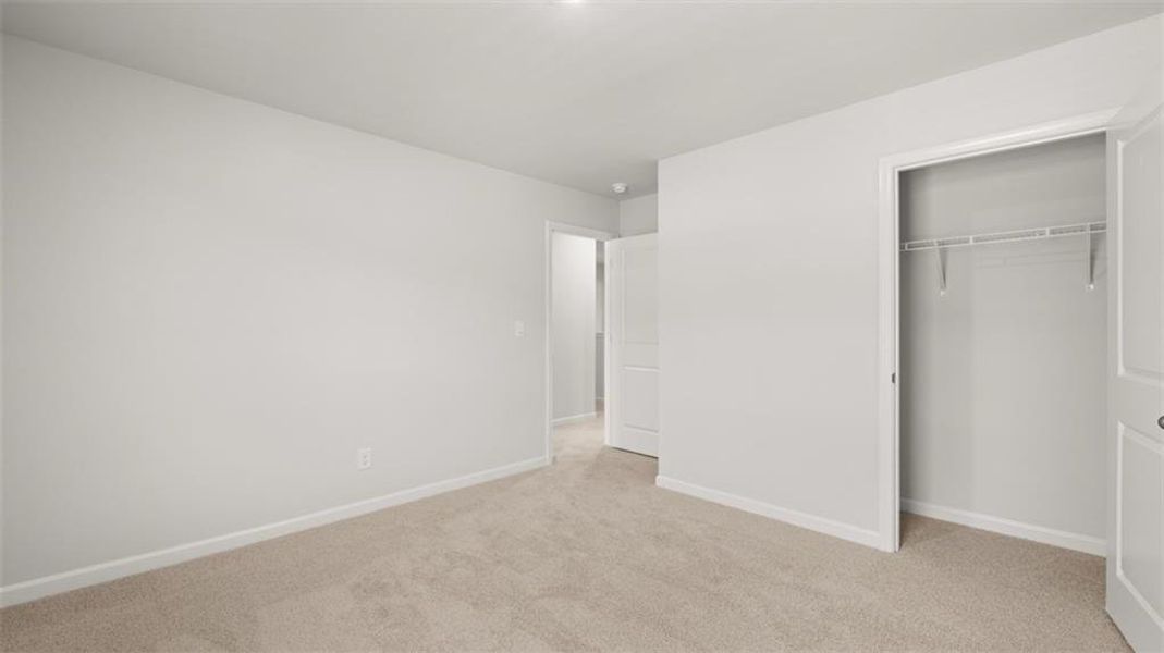 Spacious, unfurnished interior of a new home in , Stockbridge (Image 17).