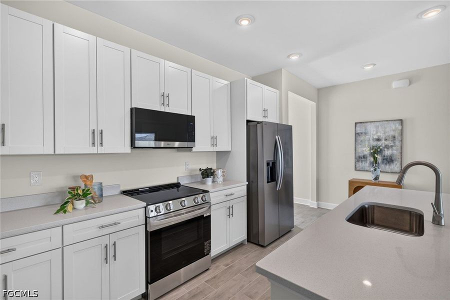 Furnished interior view inside a new home in Cape Coral, Cape Coral (Image 16).
