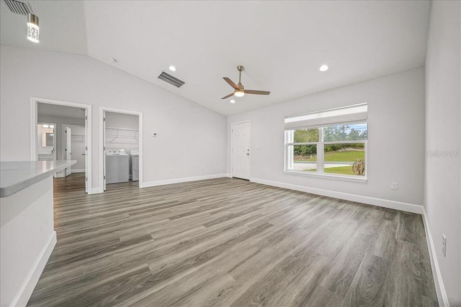 Spacious, unfurnished interior of a new home in , Ocala (Image 32).